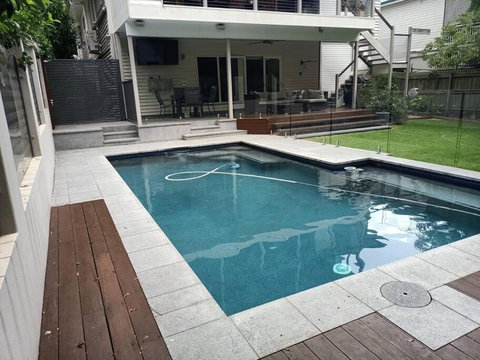 Adorable Private 2 Bedroom Guest Suite + Pool - Redcliffe Tourism 4