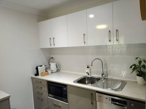 Adorable Private 2 Bedroom Guest Suite + Pool - Redcliffe Tourism 1