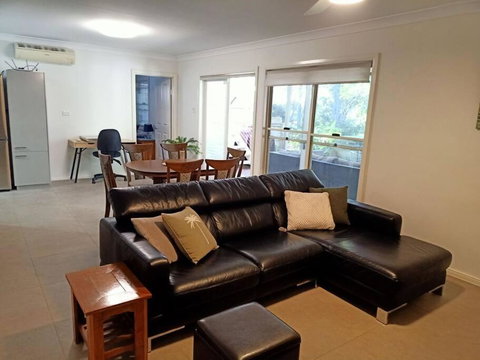 Adorable Private 2 Bedroom Guest Suite + Pool - Redcliffe Tourism 2