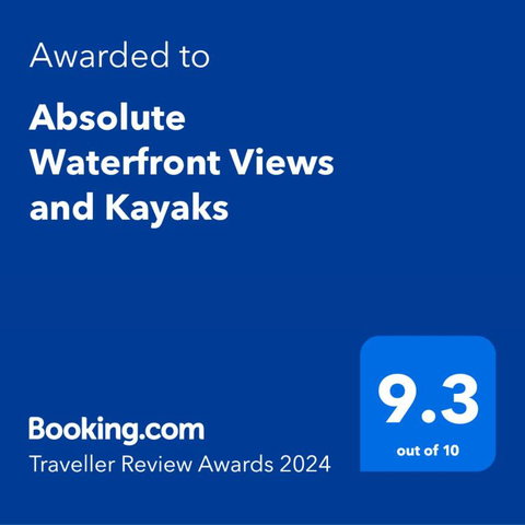 Absolute Waterfront Views And Kayaks - Redcliffe Tourism 0