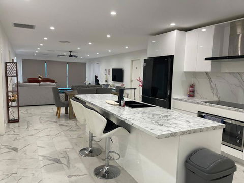 ABSOLUTE BEACHFRONT Port Stephens - Pindimar Beach House - Redcliffe Tourism 2