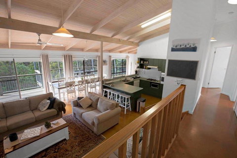 A Wood Haven - Redcliffe Tourism 4