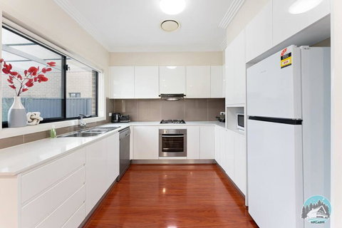 Aircabin - Carlingford - Sydney - 4 Beds House - Redcliffe Tourism 1