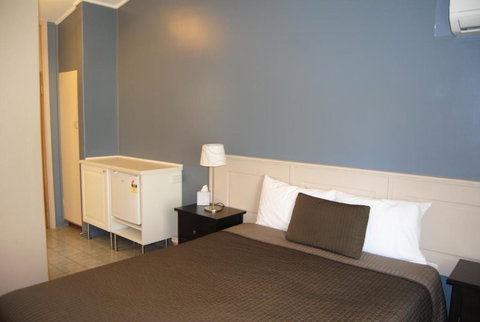 Airlie House Motor Inn - Redcliffe Tourism 3