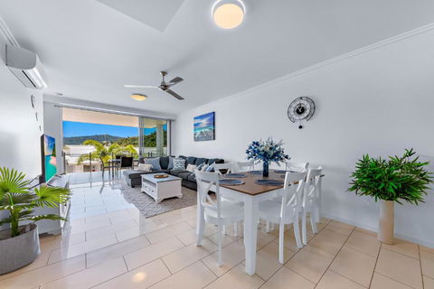 Airlie Summit Apartments - Redcliffe Tourism 0