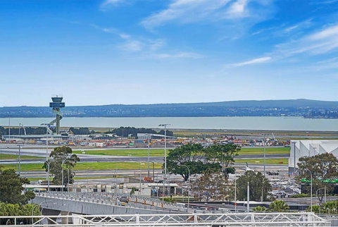 Airport And Waterview Retreat - Redcliffe Tourism 0