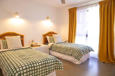 Al Fresco Residence In The Heart Of Point Lookout! - Redcliffe Tourism 3