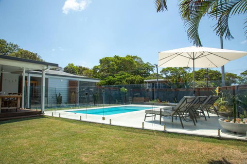 Al Fresco Residence In The Heart Of Point Lookout! - Redcliffe Tourism 2