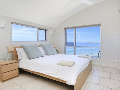 Albatross - Redcliffe Tourism 4