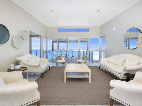 Albatross - Redcliffe Tourism 2