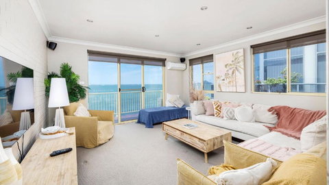 Alcheringa - Units 3 & 4 32 Sandy Point Rd - Redcliffe Tourism 3