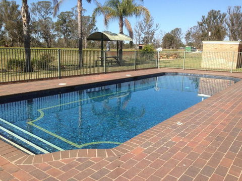 Alexander The Great Motel - Redcliffe Tourism 2