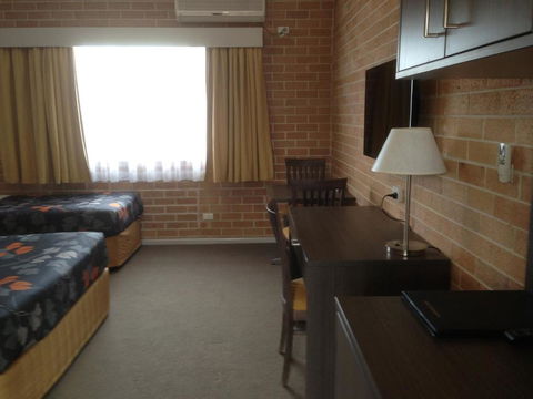 Alexander The Great Motel - Redcliffe Tourism 4