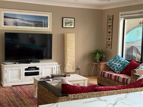 ALLE21 - Barefeet - Redcliffe Tourism 3