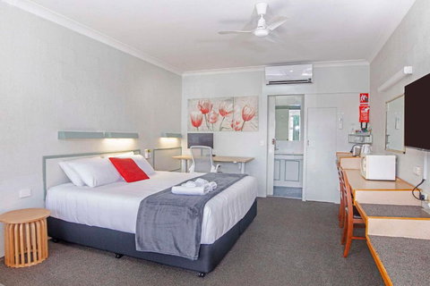 Alluna Motel - Redcliffe Tourism 1