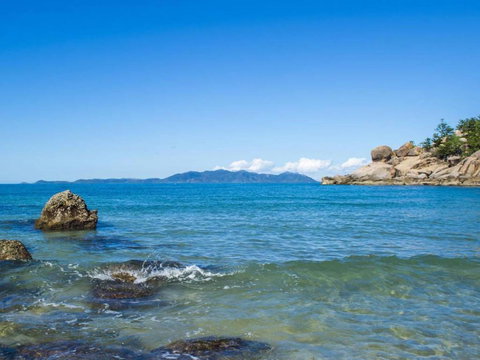 Alma Bay Holiday Unit 4 - Redcliffe Tourism 3