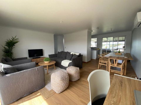 Alma Beach Haven - Redcliffe Tourism 3