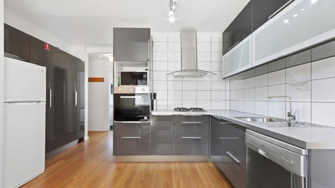 Alpine Haven 5 - Redcliffe Tourism 2