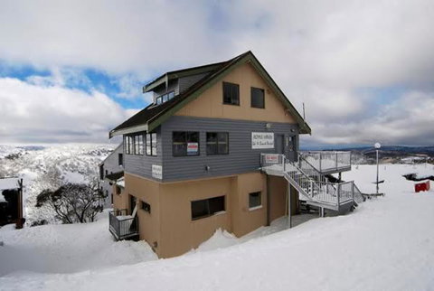 Alpine Haven 5 - Redcliffe Tourism 3