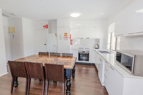 Alpine Mountain View 34 - Redcliffe Tourism 1