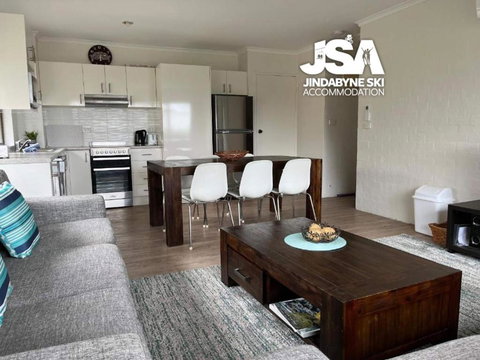 Alpine Mountain View 41 - Redcliffe Tourism 1