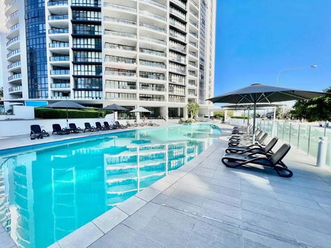 Amazing Sierra Grand Resort 26th Floor - Redcliffe Tourism 0