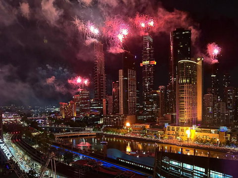 Aura2107, 2 Bedroom Apartment With Balcony, Stunning Yarra River And City Views - Redcliffe Tourism 1