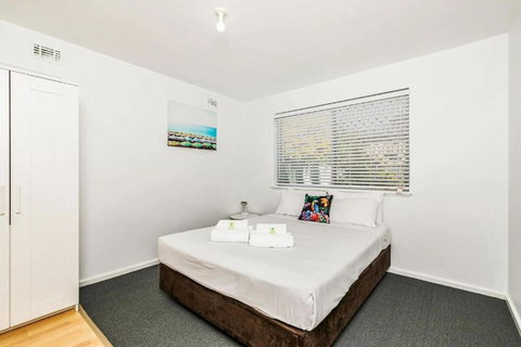 Apartment 2 Burswood - Redcliffe Tourism 2