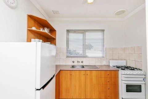 Apartment 2 Burswood - Redcliffe Tourism 1