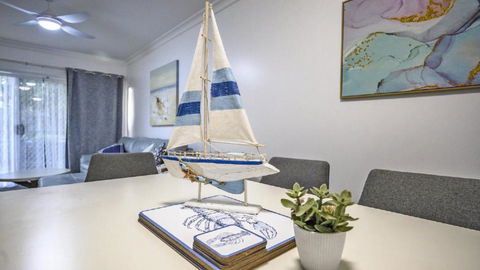 Apartment 27 - The Meridian - Redcliffe Tourism 3