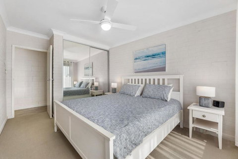 Apollo Unit 21 1st Floor - Redcliffe Tourism 3