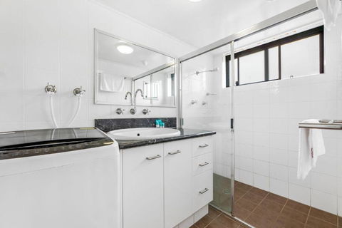 Apollo Unit 25 Ground Floor - Redcliffe Tourism 3