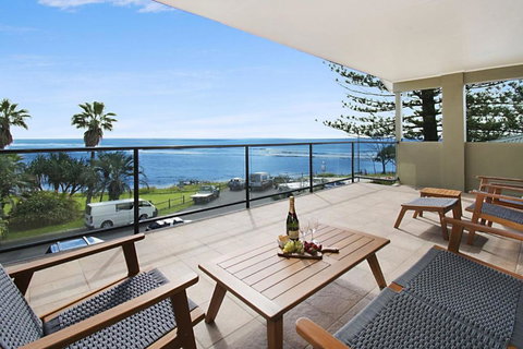 Aqua - Redcliffe Tourism 0