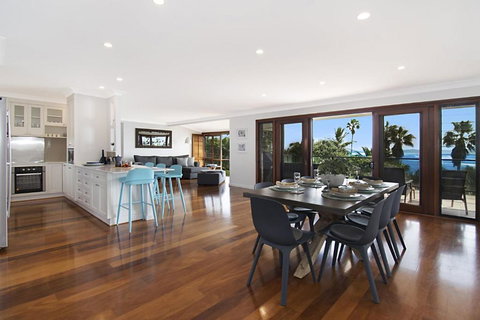 Aqua - Redcliffe Tourism 2