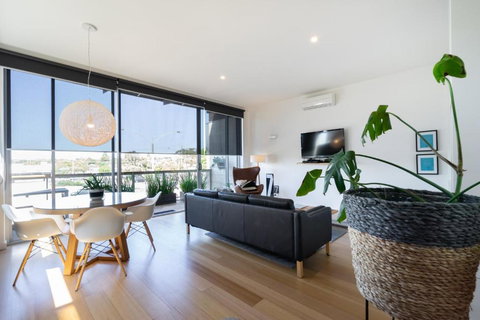 Aquabelle Apartments - Redcliffe Tourism 3