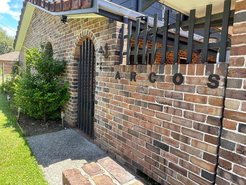 Arcos - Redcliffe Tourism 0