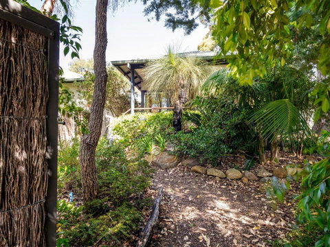 Aroha - Redcliffe Tourism 0