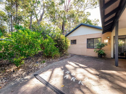 Aroha - Redcliffe Tourism 2