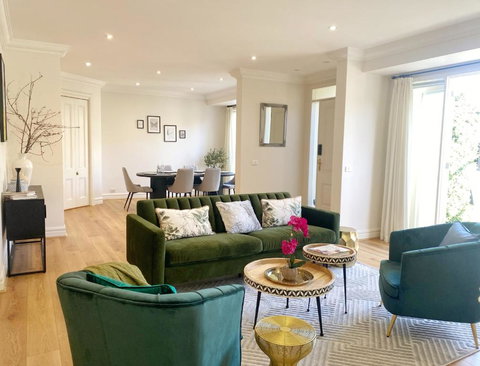 Art Deco In Toorak - Redcliffe Tourism 4