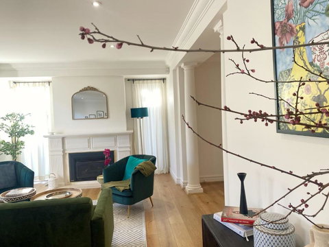 Art Deco In Toorak - Redcliffe Tourism 3