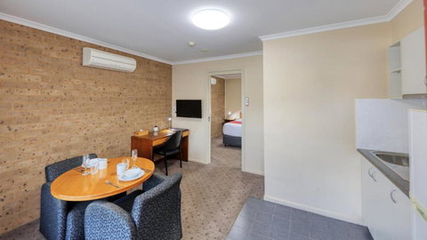 Ashton Motel - Redcliffe Tourism 4