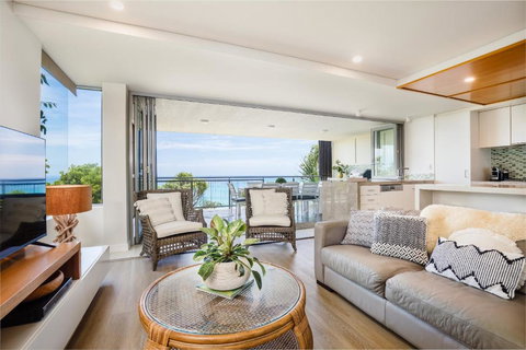 At Waves Unit 9 - Redcliffe Tourism 1