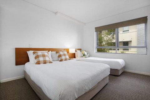 At Waves Unit 9 - Redcliffe Tourism 4