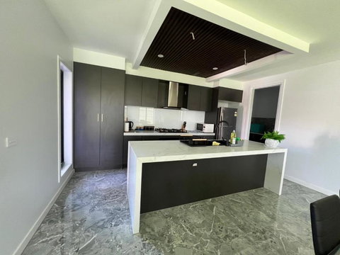 Avenue - Redcliffe Tourism 4