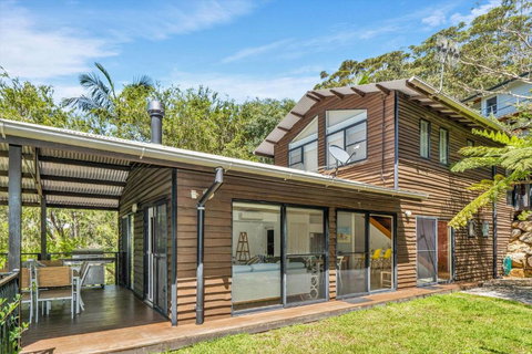 Avoca Beach Living - Redcliffe Tourism 1