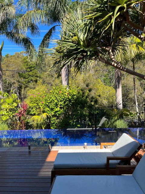 Away Guesthouse- Away On Shirley Lane - Redcliffe Tourism 0