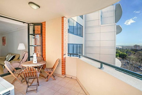 AX301 - Located In The Heart Of North Sydney - Redcliffe Tourism 1