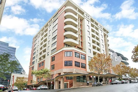 AX301 - Located In The Heart Of North Sydney - Redcliffe Tourism 4