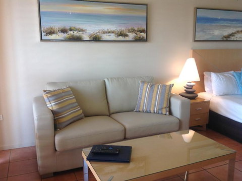 At Boathaven Bay Holiday Apartments - Redcliffe Tourism 4