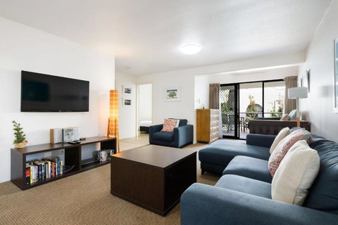 Apartment 2 - Redcliffe Tourism 0